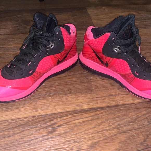 LeBrons size 6Y - Picture 3 of 4